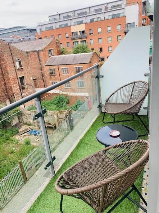 2 Bedroom Free Parking By Concert Square Sleeps 8 Liverpool Exterior foto